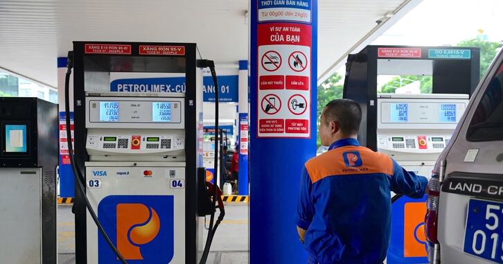 Trụ bơm xăng sinh học E10 chính thức đi vào hoạt động thay thế xăng truyền thống