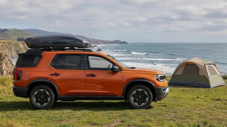 Mẫu xe SUV Honda trang bị thùng chở đồ dã ngoại Thule trên nóc xe an toàn và thẩm mỹ
