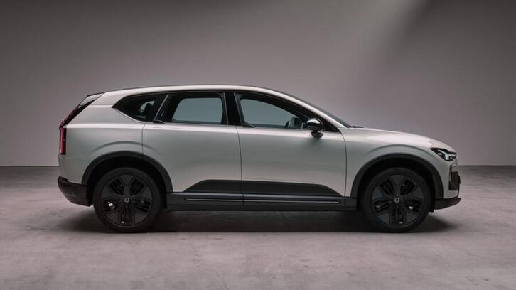 Cận cảnh hệ thống radar cảm biến Lidar đặt trên nóc xe của dòng SUV thuần điện Volvo