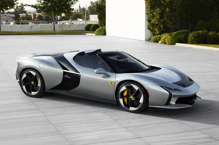 Chiếc siêu xe độc bản mui trần Ferrari HC25 trang bị động cơ V8 tăng áp kép