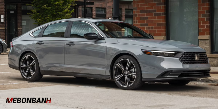 Xe Honda Accord sở hữu thiết kế sedan hạng D sang trọng và hiện đại