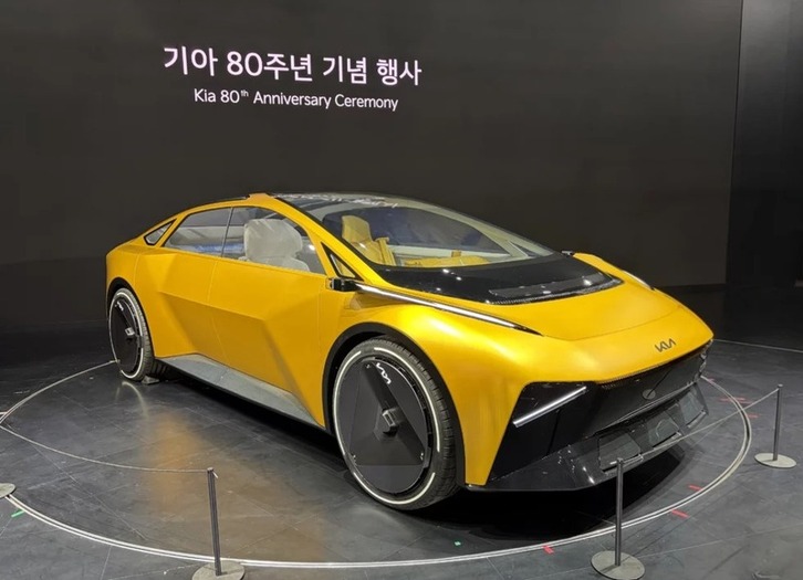 Mẫu siêu sedan thuần điện Kia Vision Meta Turismo mang thiết kế viễn tưởng