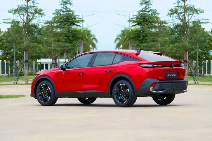 Mẫu xe SUV Coupe hạng sang cao cấp vận hành thể thao trên đường phố