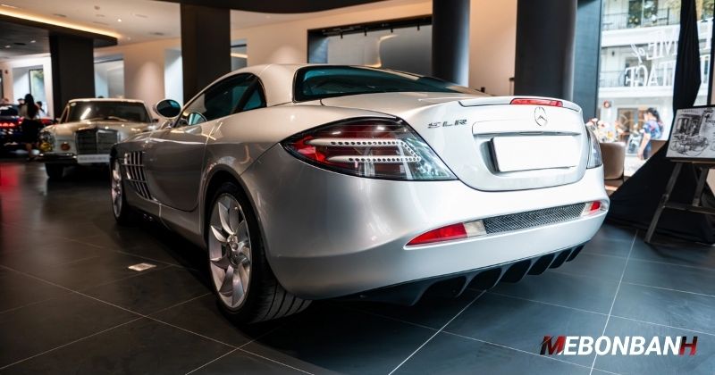 Chiếc SLR này được đưa về Việt Nam vào tháng 7/2008