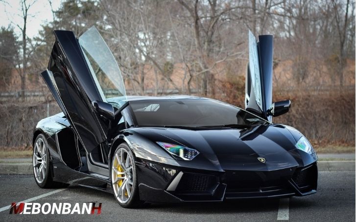 Siêu xe của cầu thủ Ronal do: Lamborghini Aventador