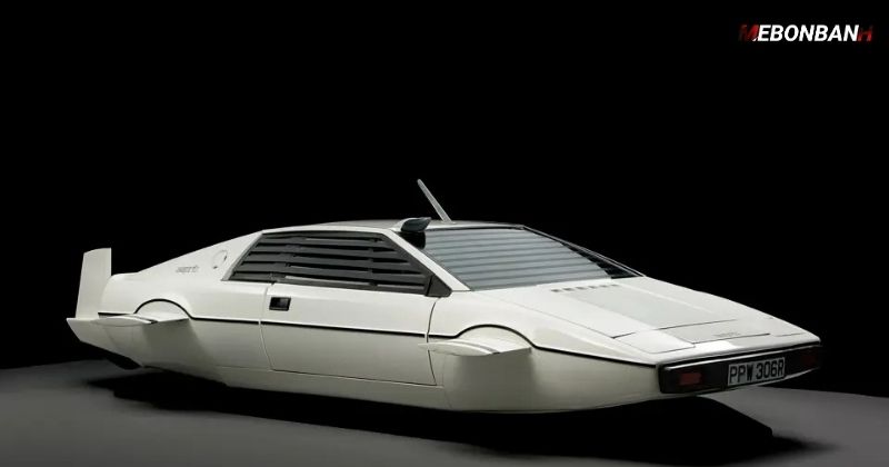 Tàu ngầm Lotus Esprit "Wet Nellie" 1976 từ phim James Bond