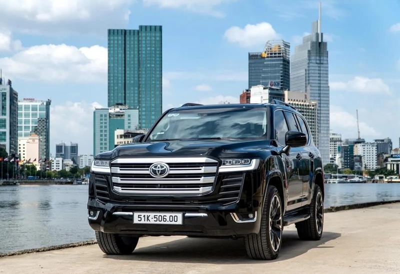 Khám phá thị trường xe nhập khẩu: Giá xe Land Cruiser V8 hiện nay