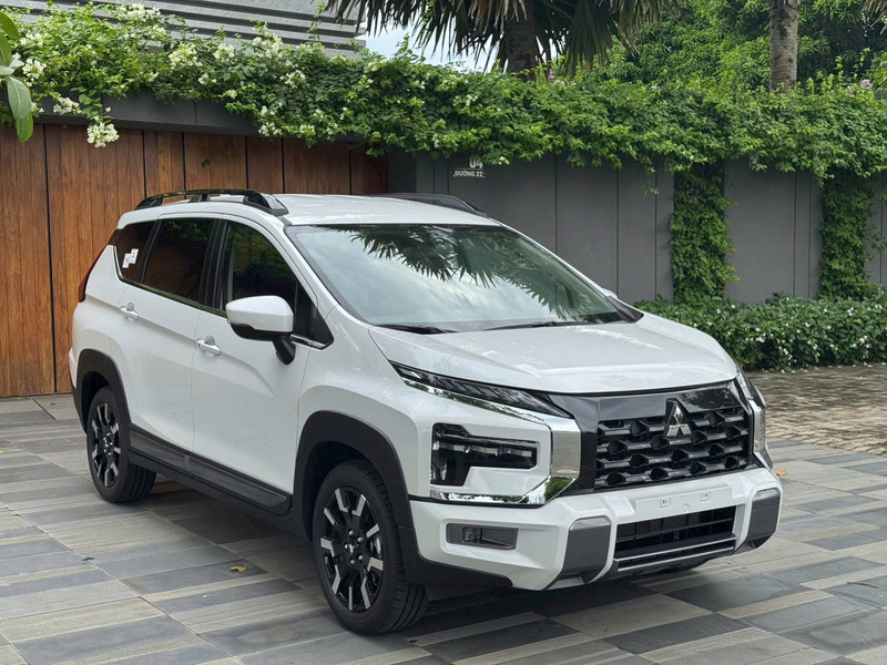 Đánh giá chi tiết Mitsubishi Xpander: Mẫu xe 7 chỗ "quốc dân" cho gia đình 1 Thiết Kế Ngoại Thất: Đậm Chất "Dynamic Shield" Tương Lai